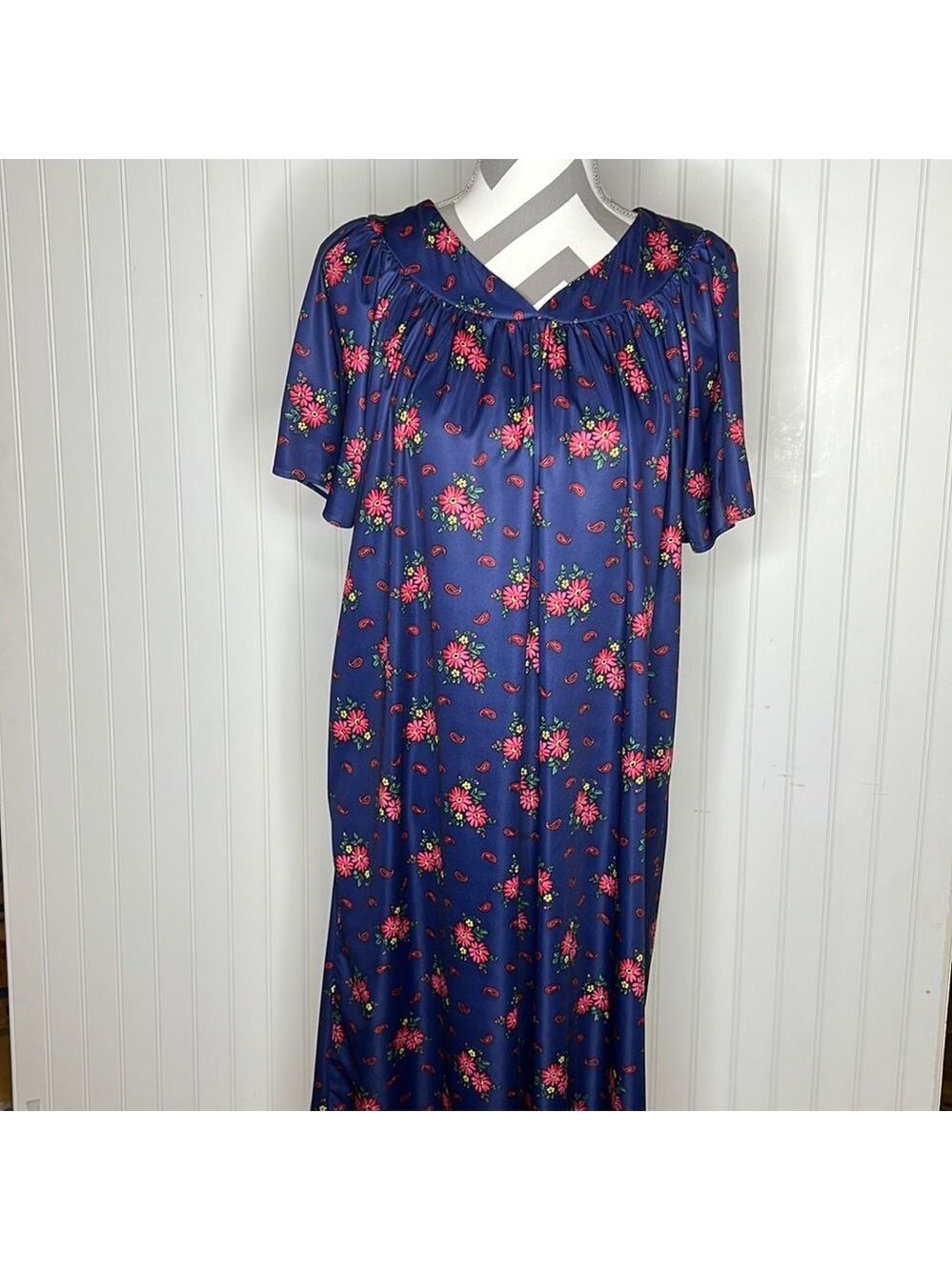 Vintage Granny Gown Size Small/Medium